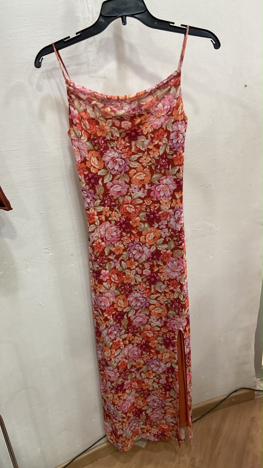 Vestido Maxi Floral sin Mangas con Abertura Lateral - Estilo Boutique