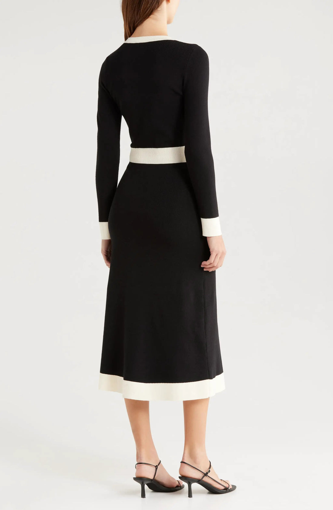 Vestido Negro Manga Larga Abotonado by Yanet Collective