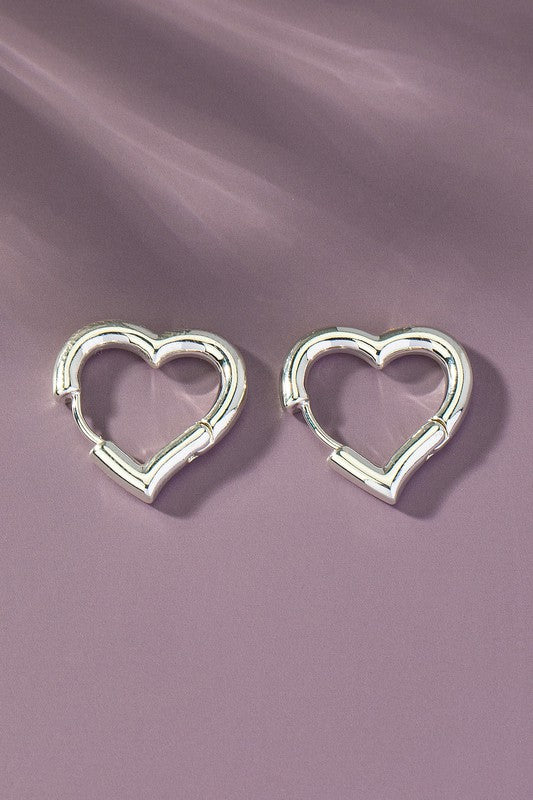 Pendientes de Aro Huggie en Forma de Corazón - Elegancia Boutique en Oro