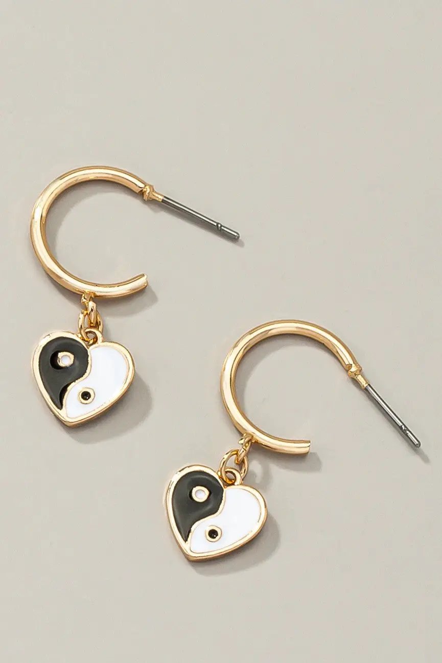 Pendientes Colgantes Mini Yin Yang en Forma de Corazón - Elegancia y Equilibrio by Yanet Collective