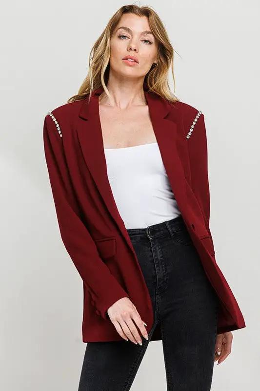 Blazer Techno Crepe con Hombreras y detalles de Perlas en Hombros by Yanet Collection