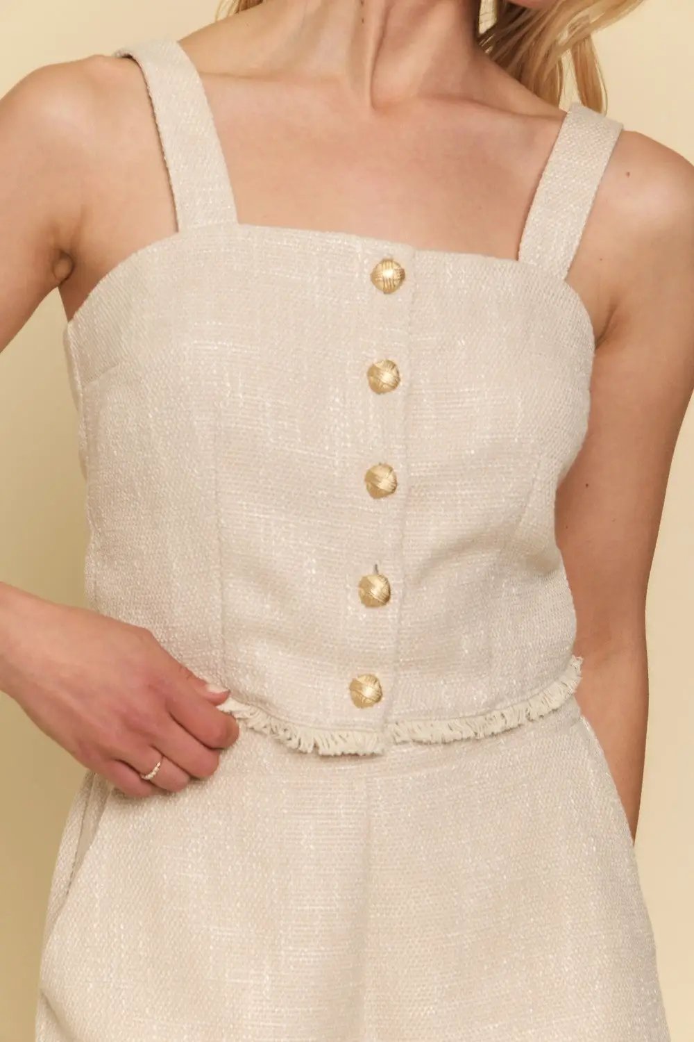 Blusa Beige de Tweed con Tirantes para Mujer - Elegancia y Estilo en México by Mystree Inc.