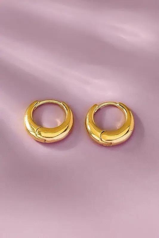 Set de 3 Aretes Huggies Dorados | Argolla Redonda, Ovalada y Tulipán | Acero Inoxidable Chapado en Oro by LA3accessories