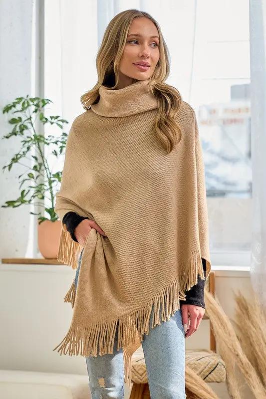 Poncho Tejido Sueter de Mujer con Cuello Mago y Flecos - Negro Elegante by On Blue