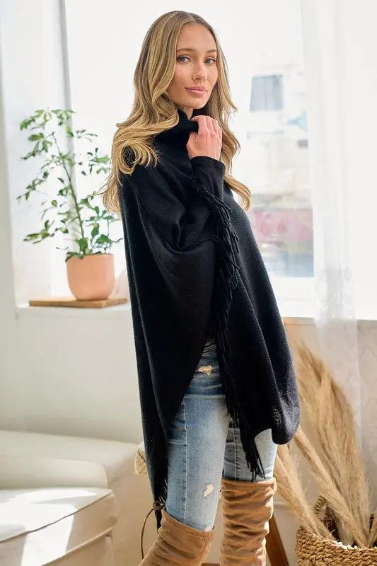 Poncho Tejido Sueter de Mujer con Cuello Mago y Flecos - Negro Elegante by On Blue