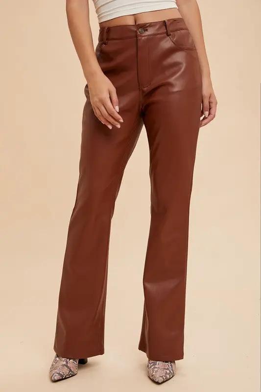Pantalón de Vinipiel Acampanado para Mujer - Estilo y Comodidad en México by IN LOOM