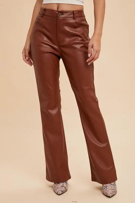 Pantalón de Vinipiel Acampanado para Mujer - Estilo y Comodidad en México by IN LOOM