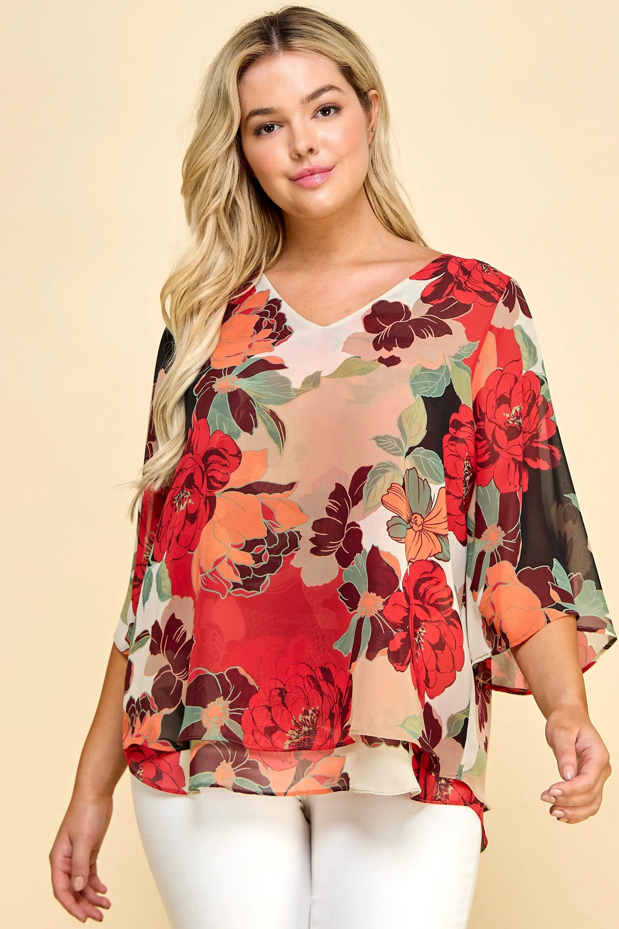 Blusa talla extra de doble capa con manga tres cuartos roja floral roja by Yanet Collective