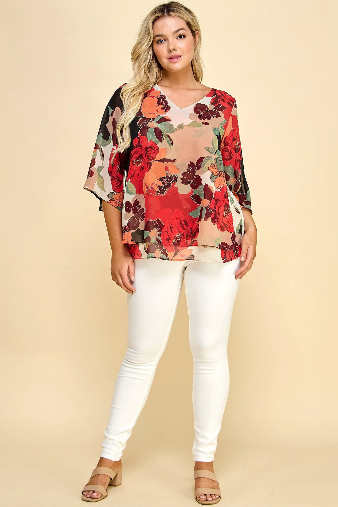 Blusa talla extra de doble capa con manga tres cuartos roja floral roja by Yanet Collective