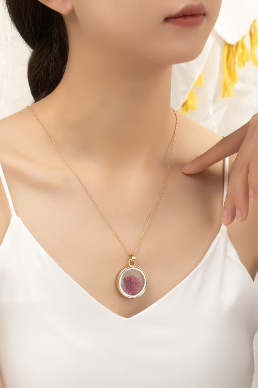 Collar Artesanal de Flores Naturales Preservadas - Joyería Boho Chic en Oro