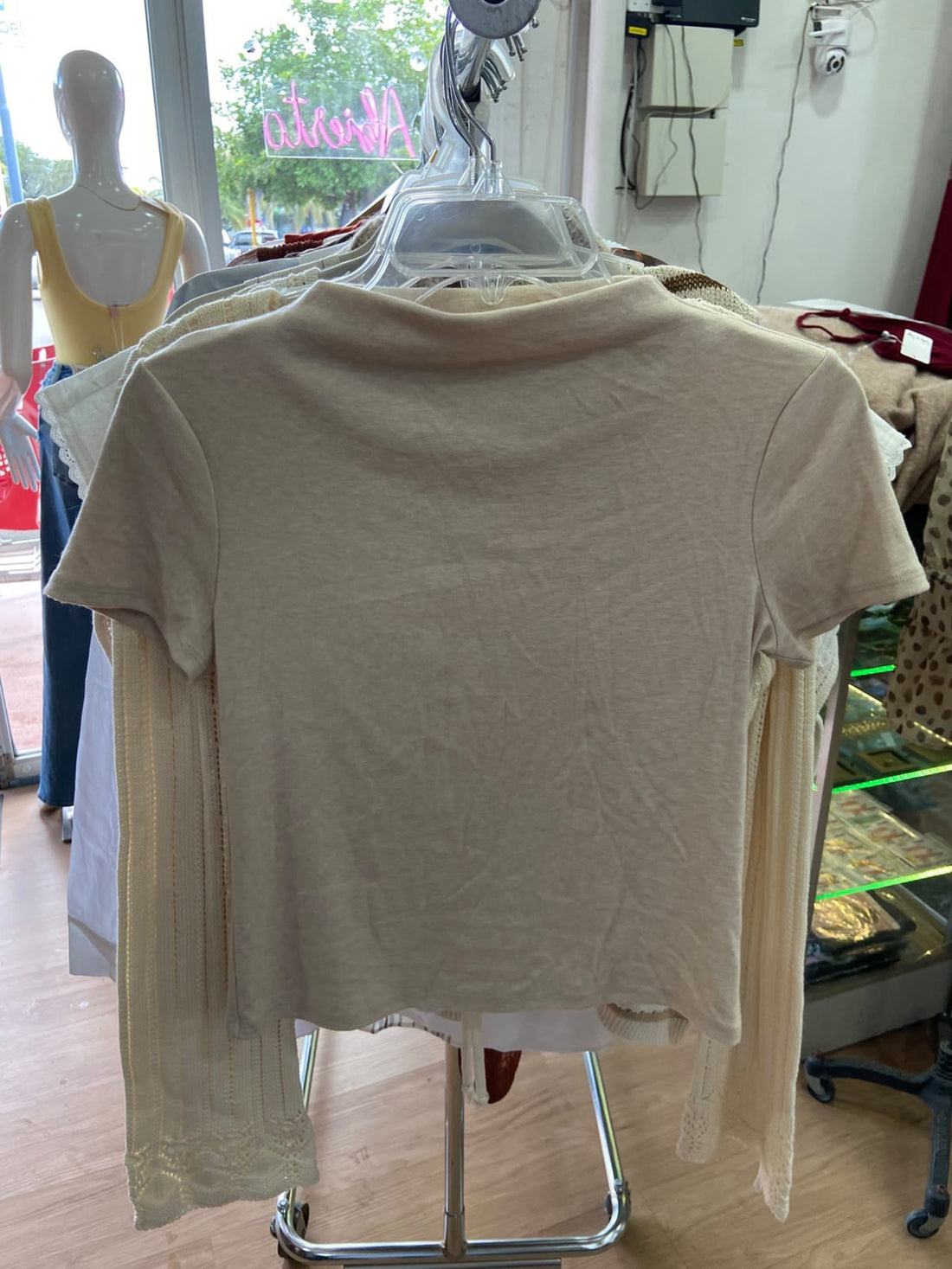 Top Corto Beige con Textura - Estilo Boutique
