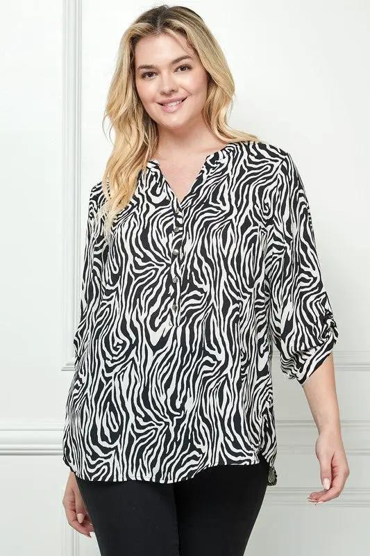 Blusa de Tallas Grandes con Estampado Abstracto de Cebra by Yanet Collective