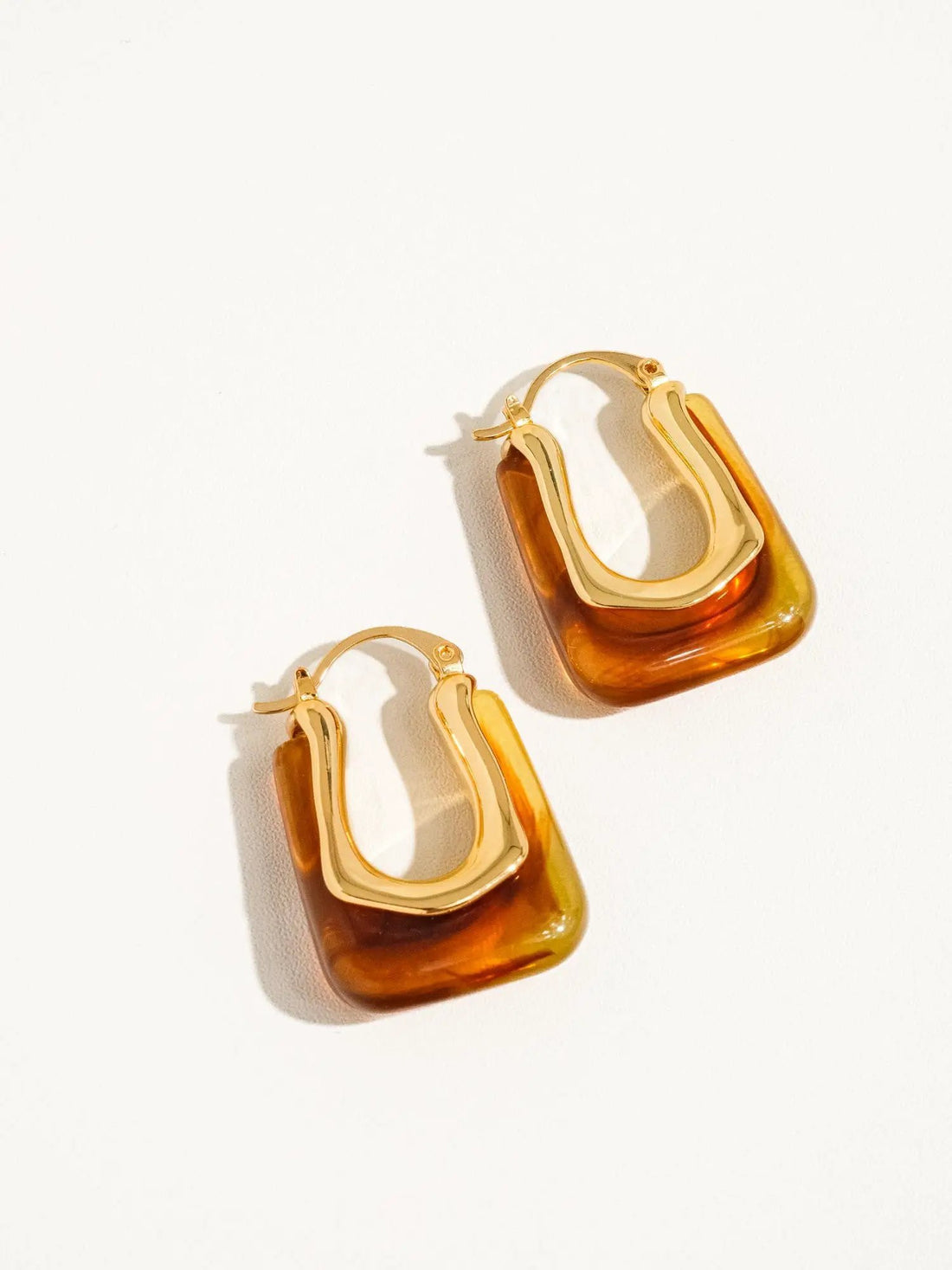 Aretes Ambar Rojos 18k Forma de U para Mujer - Estilo y Elegancia by Flanerie