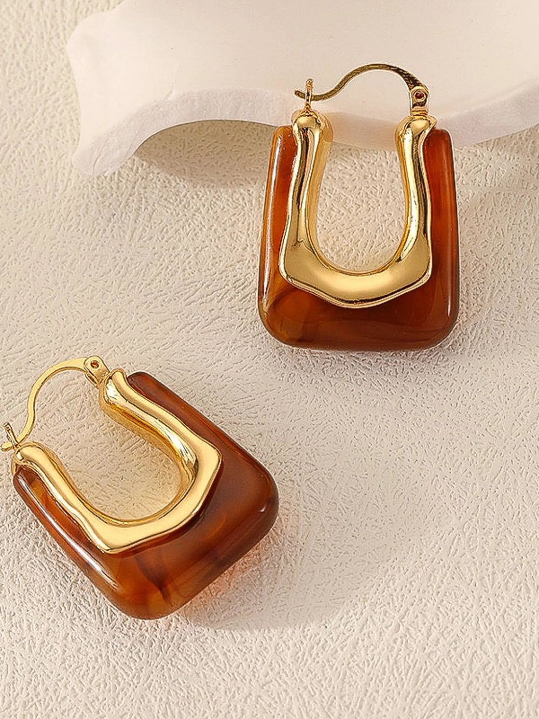 Aretes Ambar Rojos 18k Forma de U para Mujer - Estilo y Elegancia by Flanerie