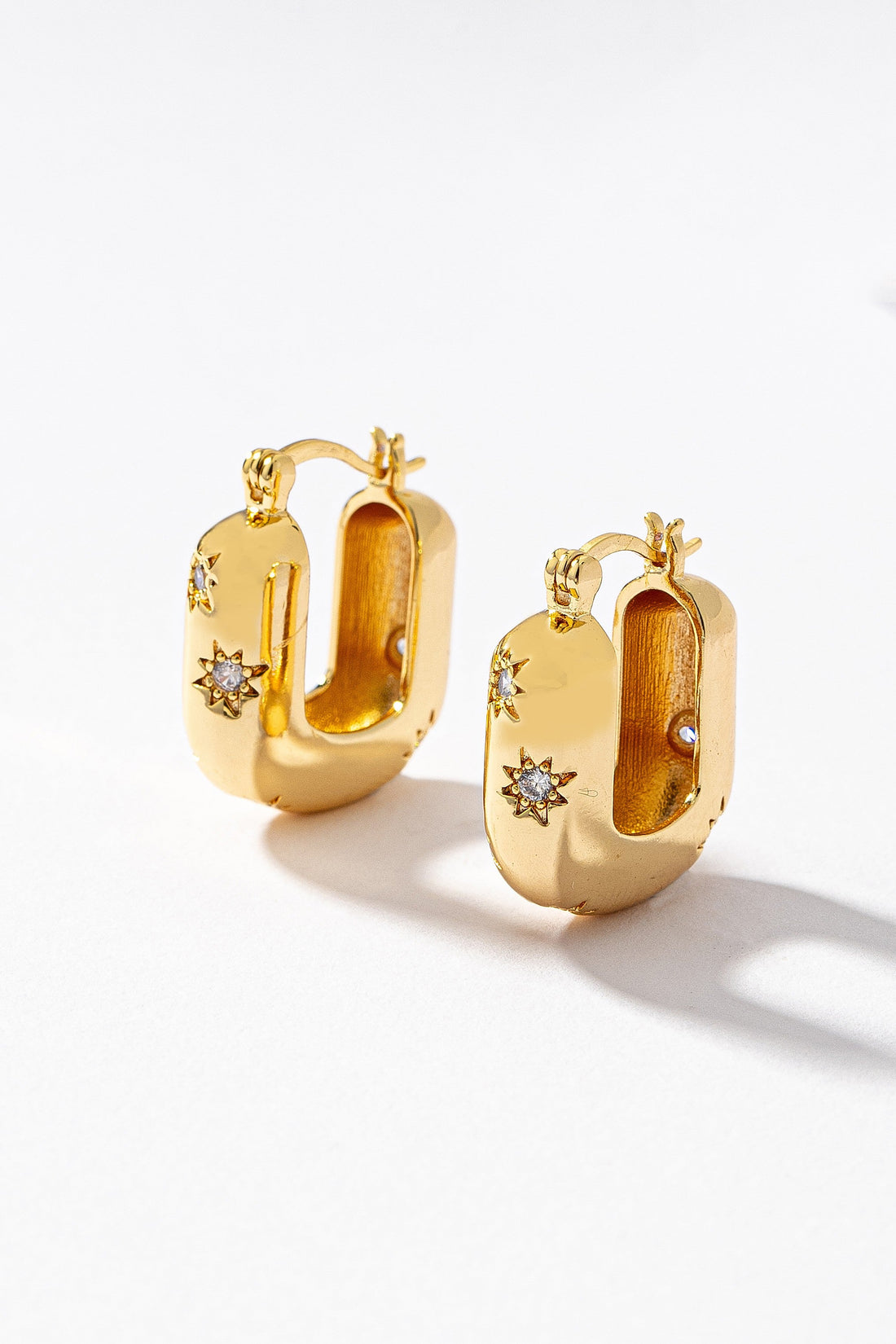 Pendientes de Aro Estrella Brillante - Joyería de Latón Resistente al Agua para Mujer