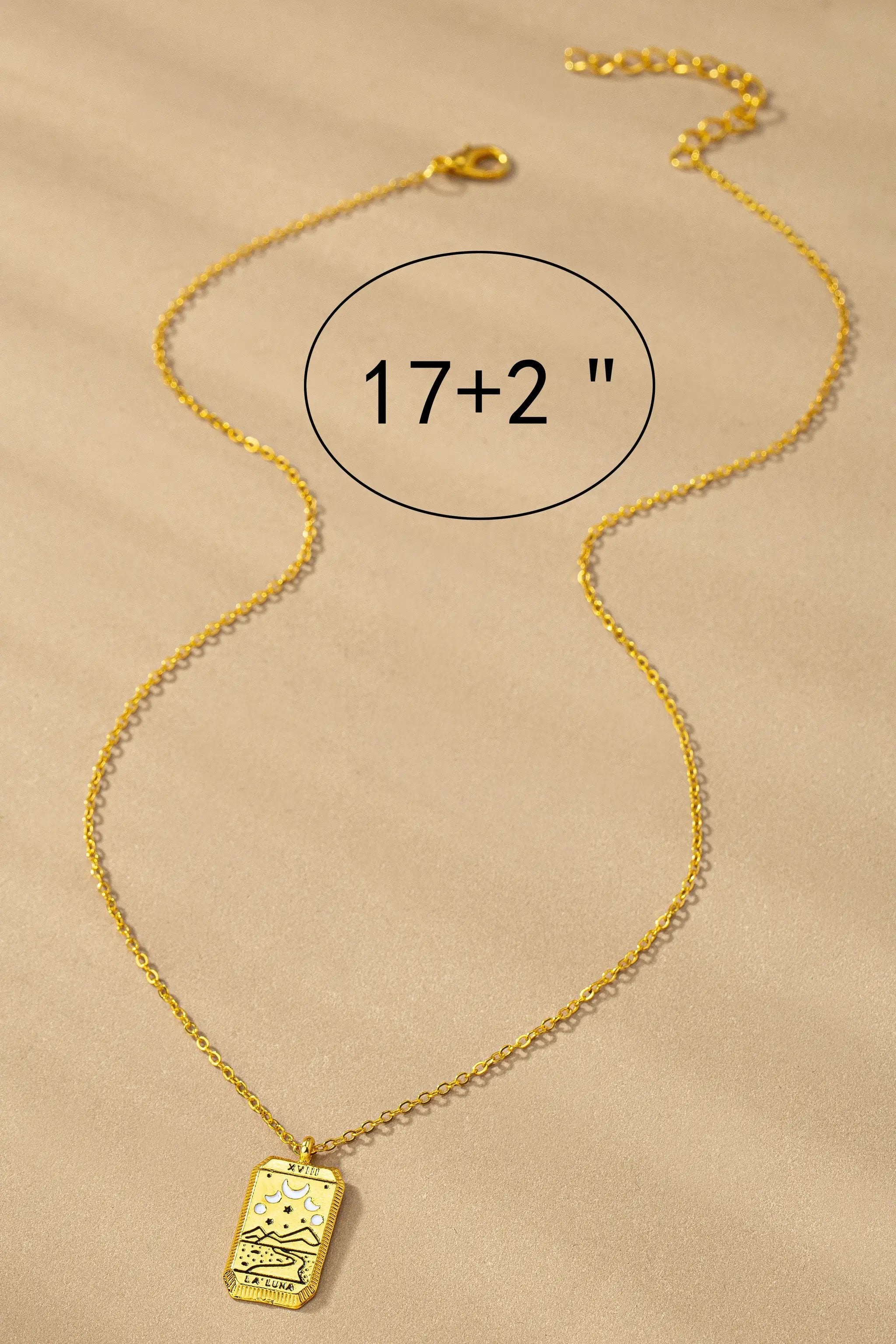 Collar "Amor" en Acero Inoxidable Dorado con Dijes de Taro by LA3accessories