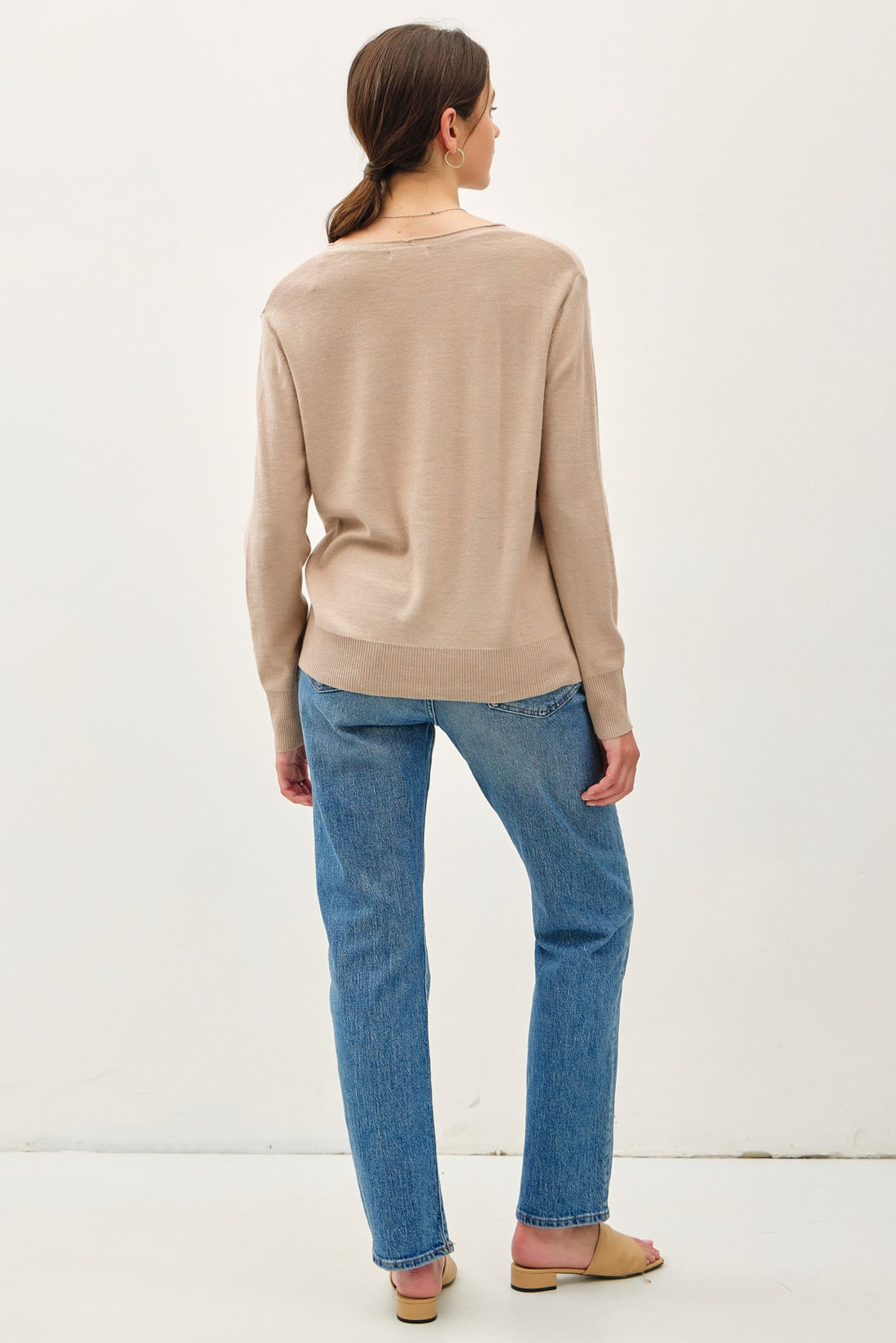 Classic Lightweight V-neck Knit Sweater