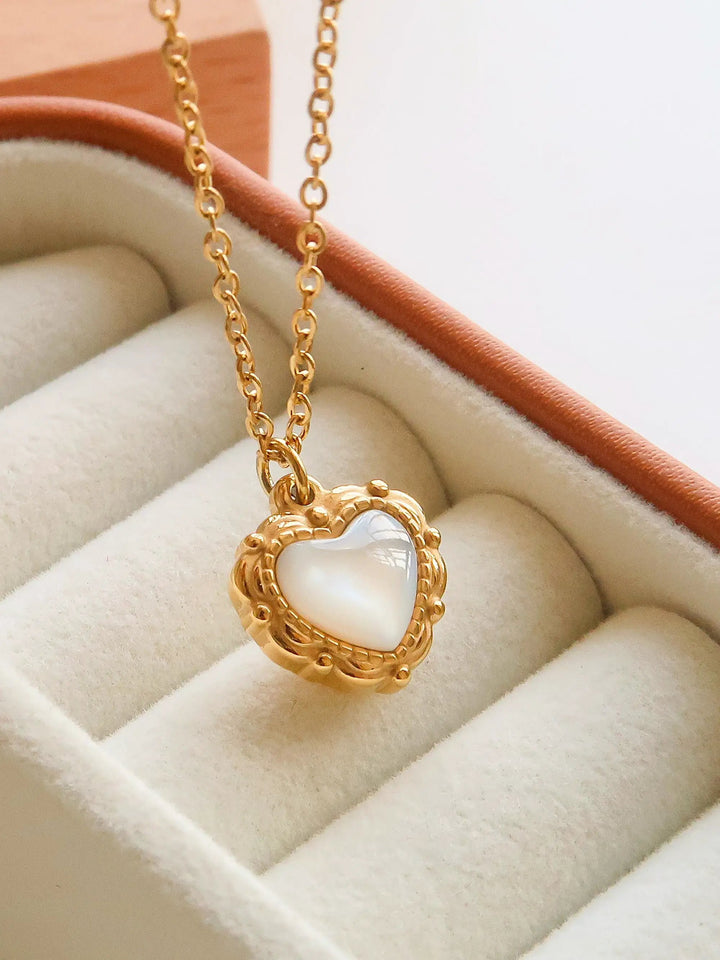 Collar Corazón Vintage Baño de Oro para Dama by Flanerie