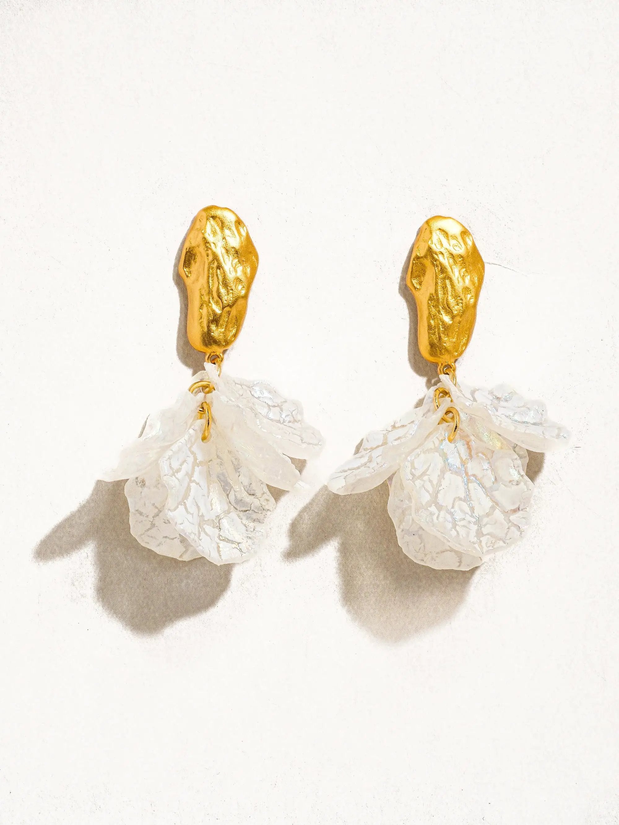 Aretes Colgantes Florales Boho en Chapa de Oro 18K by Yanet Collective