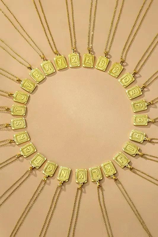 Collar con Inicial en Acero Inoxidable Chapado en Oro | No se Deslustra by LA3accessories
