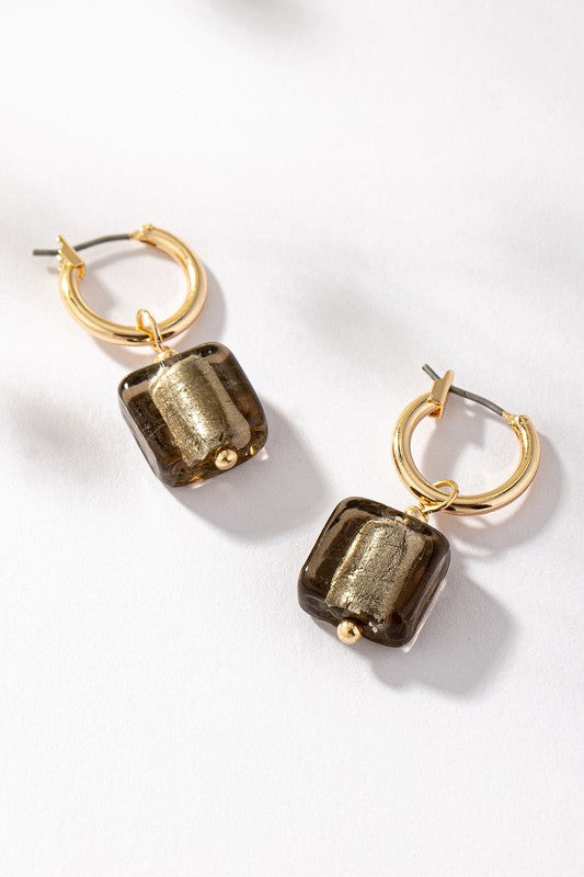 Arracadas Huggies de Cristal Murano Cuadrado Multicolor | Joyería Artesanal con Baño de Oro