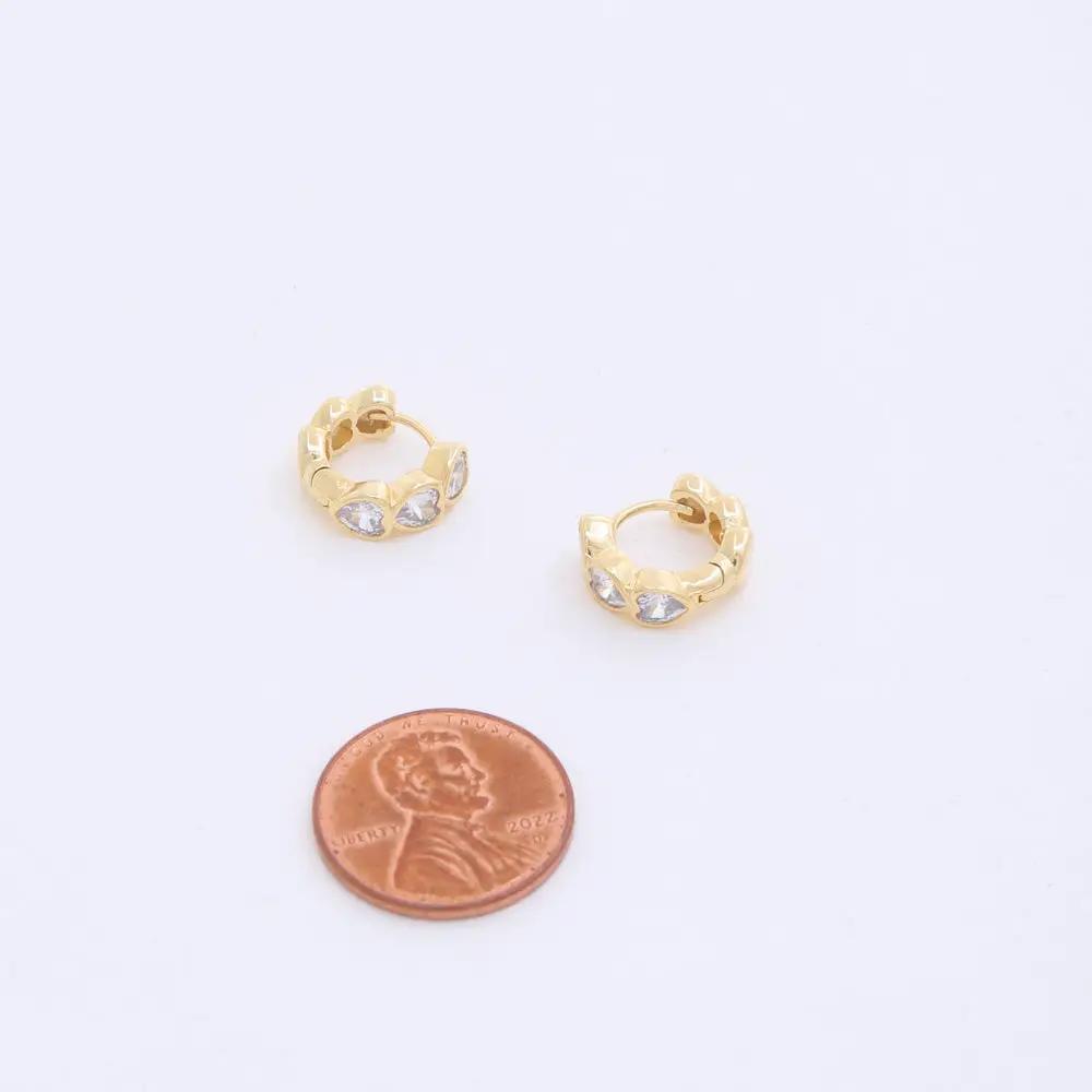Pendientes Huggie de Cristal en Forma de Corazón by Joia Accessory