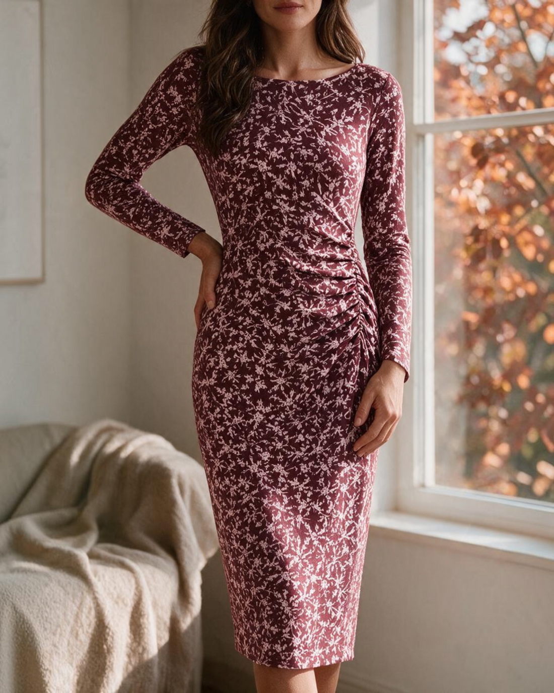 Vestido largo Yanet Collective burdeos de manga larga con estampado floral y detalle fruncido en la cintura