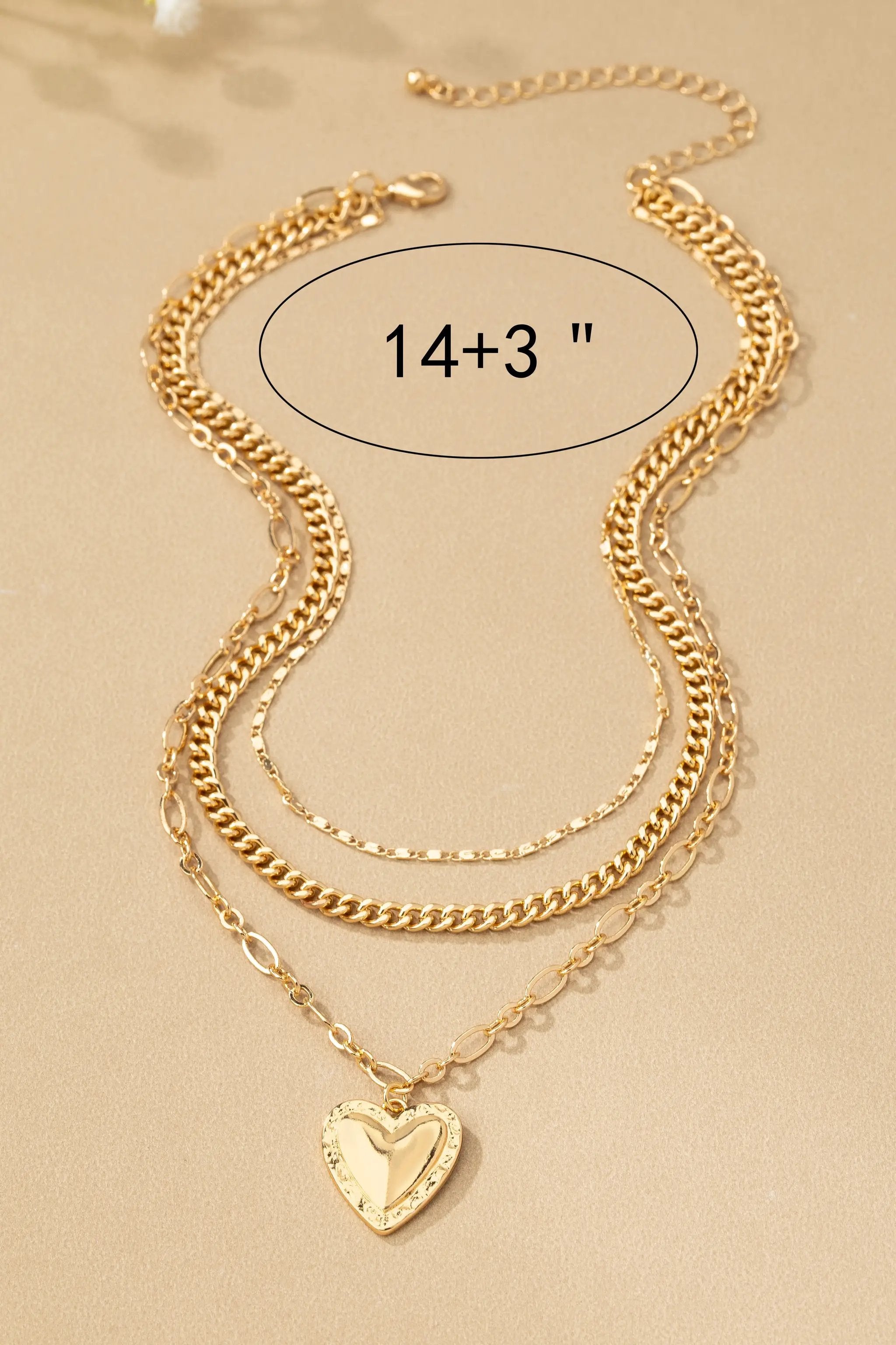 Collar de 3 Capas con Cadena Mixta y Colgante de Corazón: Elegancia en Cada Detalle by Yanet Collective