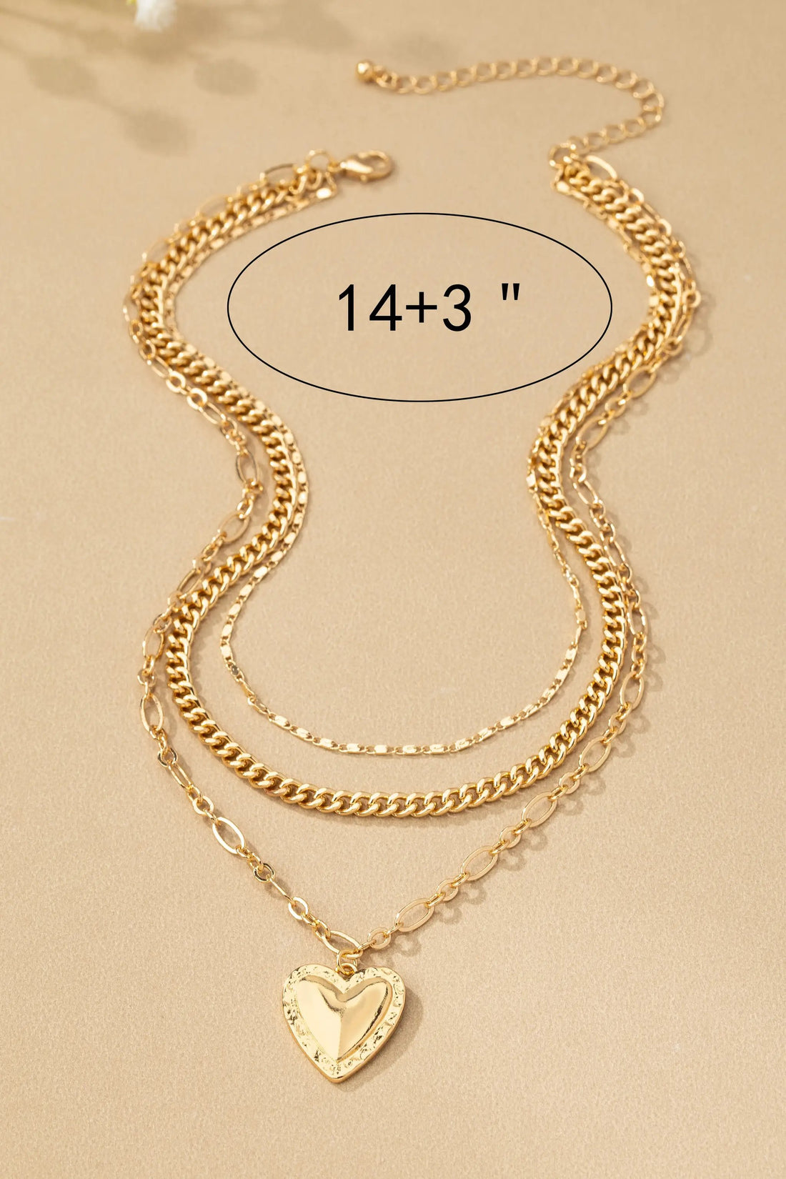 Collar de 3 Capas con Cadena Mixta y Colgante de Corazón: Elegancia en Cada Detalle by Yanet Collective