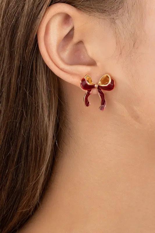 Aretes de Botón Lazo con Esmalte Blanco y Borde Dorado | Diseño Femenino y Delicado | Joyería Elegante by LA3accessories