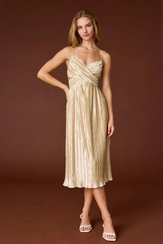 Vestido Midi Tirantes con Detalle Envolvente Tela Plisada by Yanet Collection
