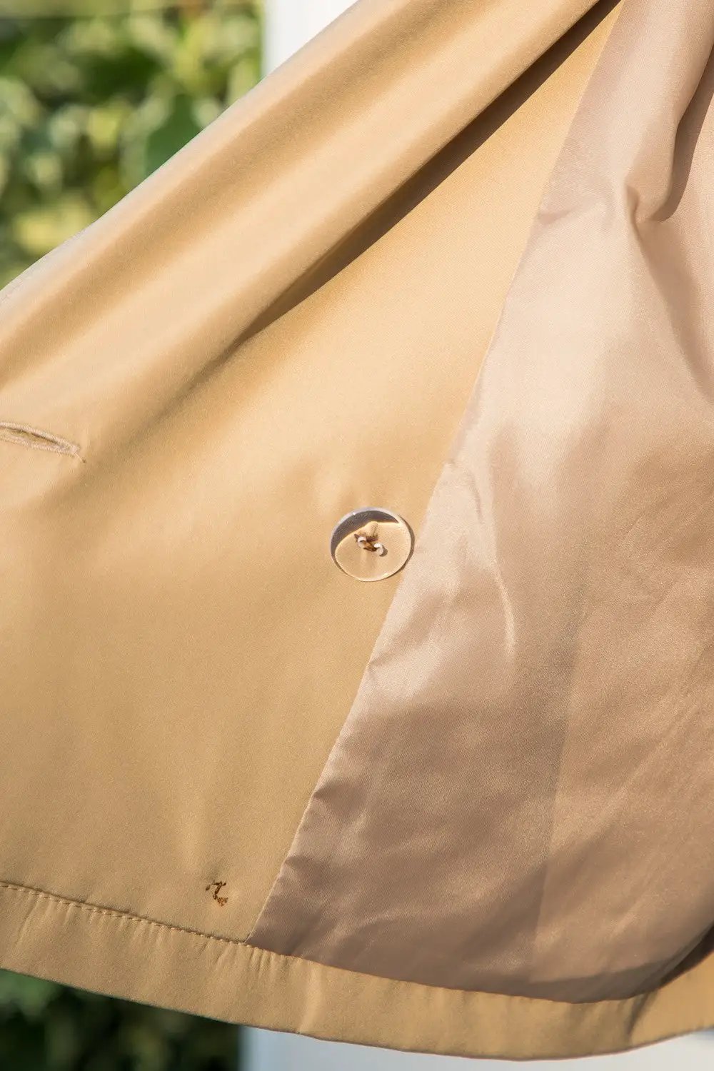 Blazer gabardina corta Chamarra estilo trench corta para mujer khaki by Yanet Collective