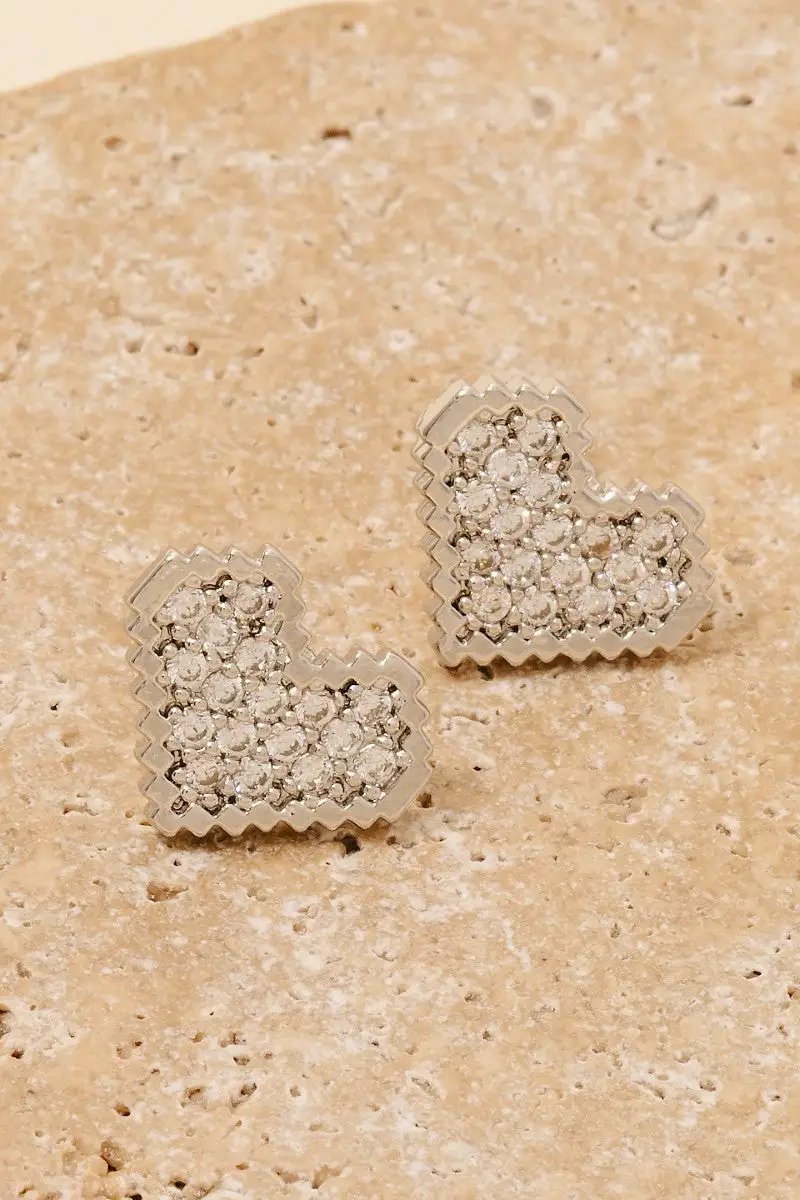 Pendientes de Corazón Pixelado con Pavé de Circonitas Cúbicas by Yanet Collective