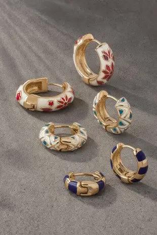 Trio Huggie Hoop con flores y bloques de esmalte by Yanet Collective