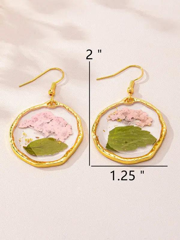 Pendientes de Resina Enmarcados con Flores y Hojas Secas - Elegancia Natural by Yanet Collective