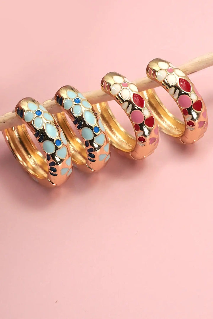 Pendientes de aro con flores de esmalte de colores by Yanet Collective