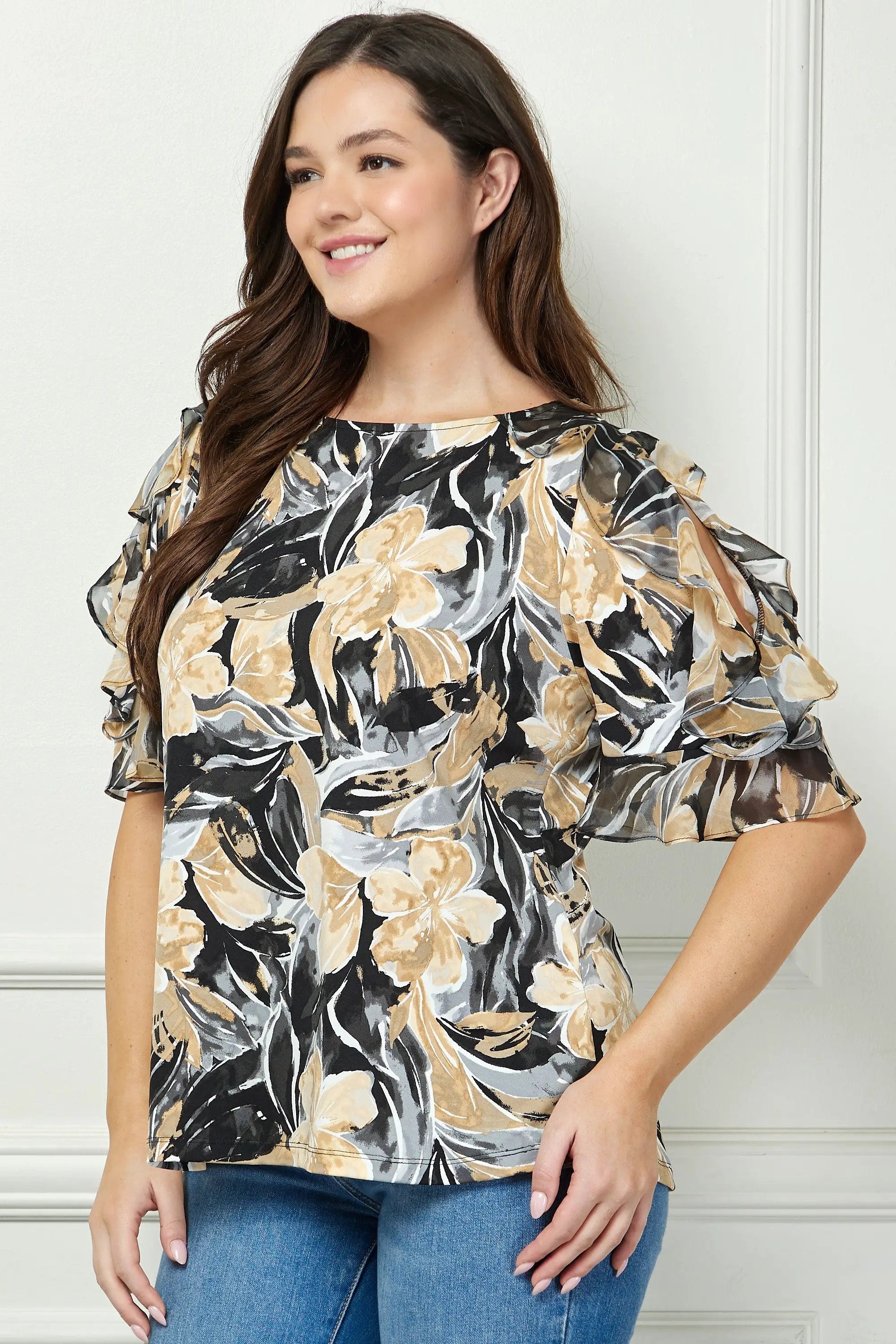 Blusa de Talla Grande con Estampado Abstracto Salvaje y Cuello Barco by Yanet Collective