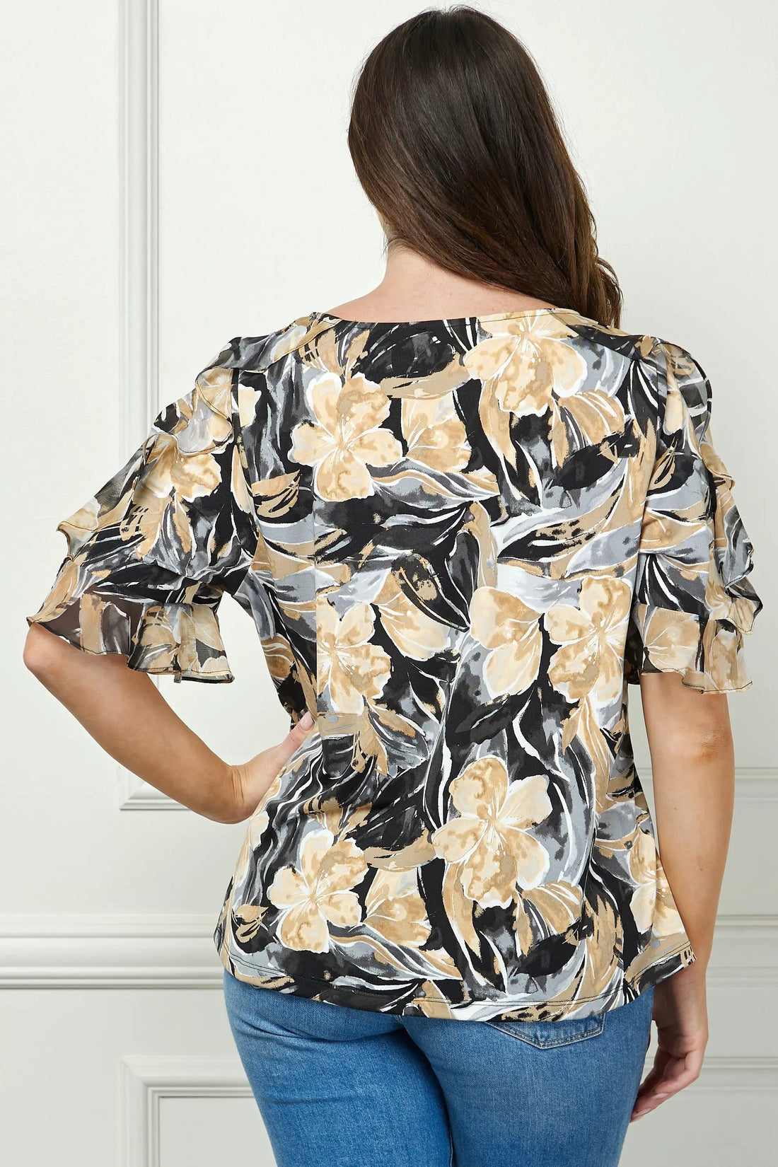 Blusa de Talla Grande con Estampado Abstracto Salvaje y Cuello Barco by Yanet Collective
