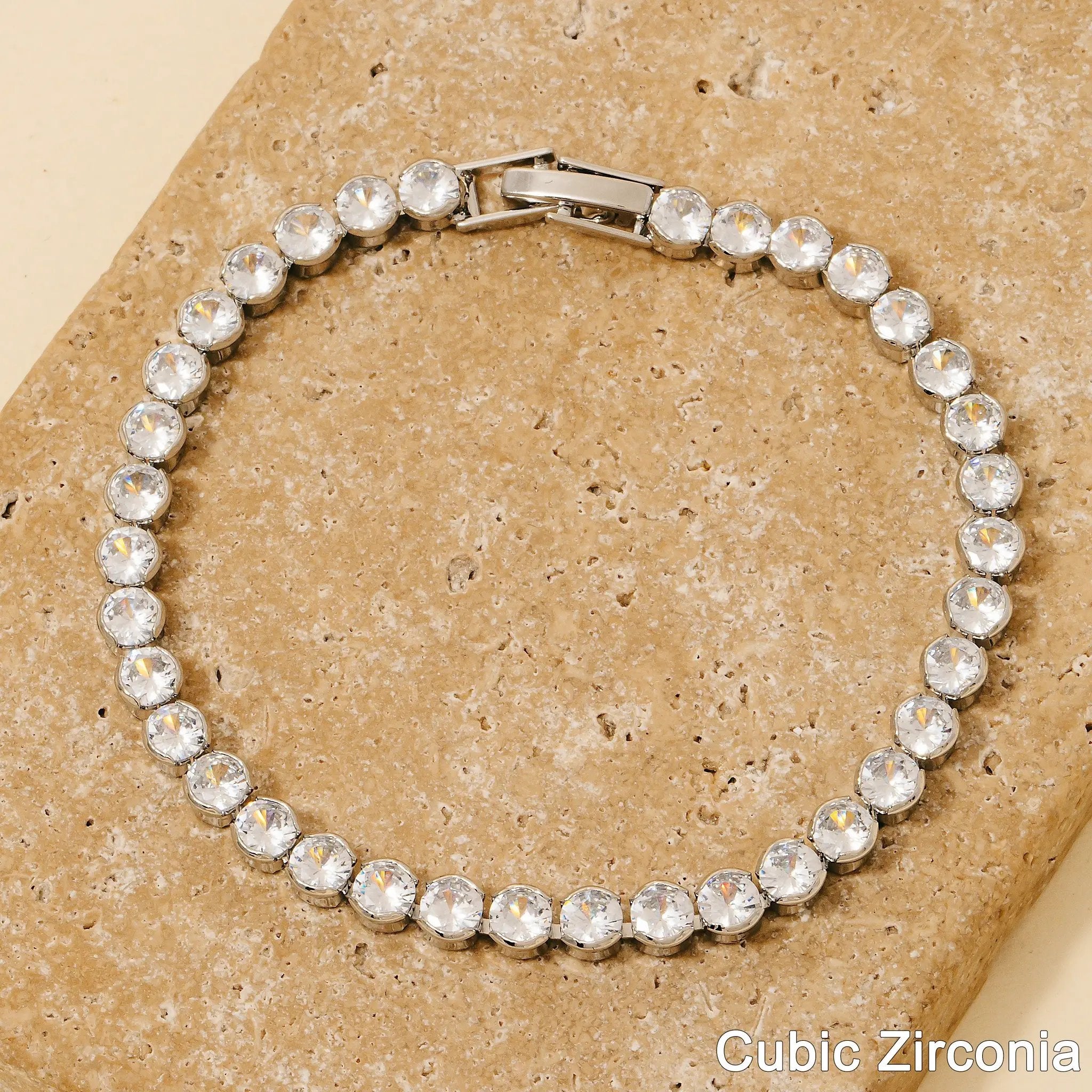 Pulsera de Tenis con Circonita Cúbica T002: Elegancia Brillante para Cada Ocasión by Yanet Collective