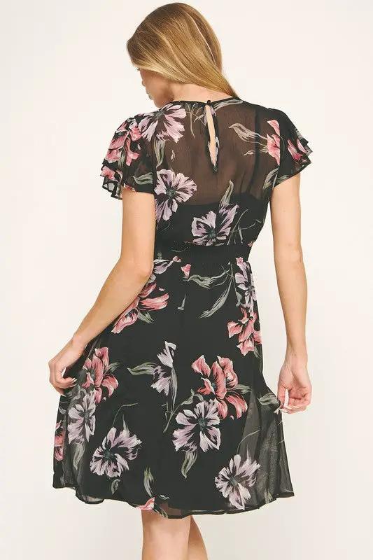 Vestido Negro de Gasa con Estampado Floral y Cintura Fruncida con Volantes by Yanet Collective