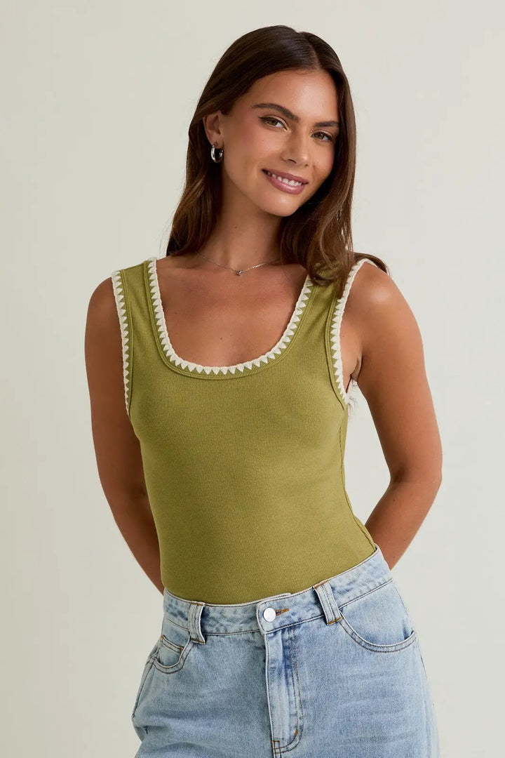 Bodysuit Sin Mangas con Bordado "Edge" - Moda Verde by LE LIS