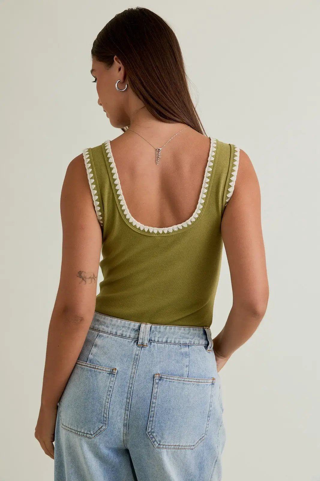 Bodysuit Sin Mangas con Bordado "Edge" - Moda Verde by LE LIS
