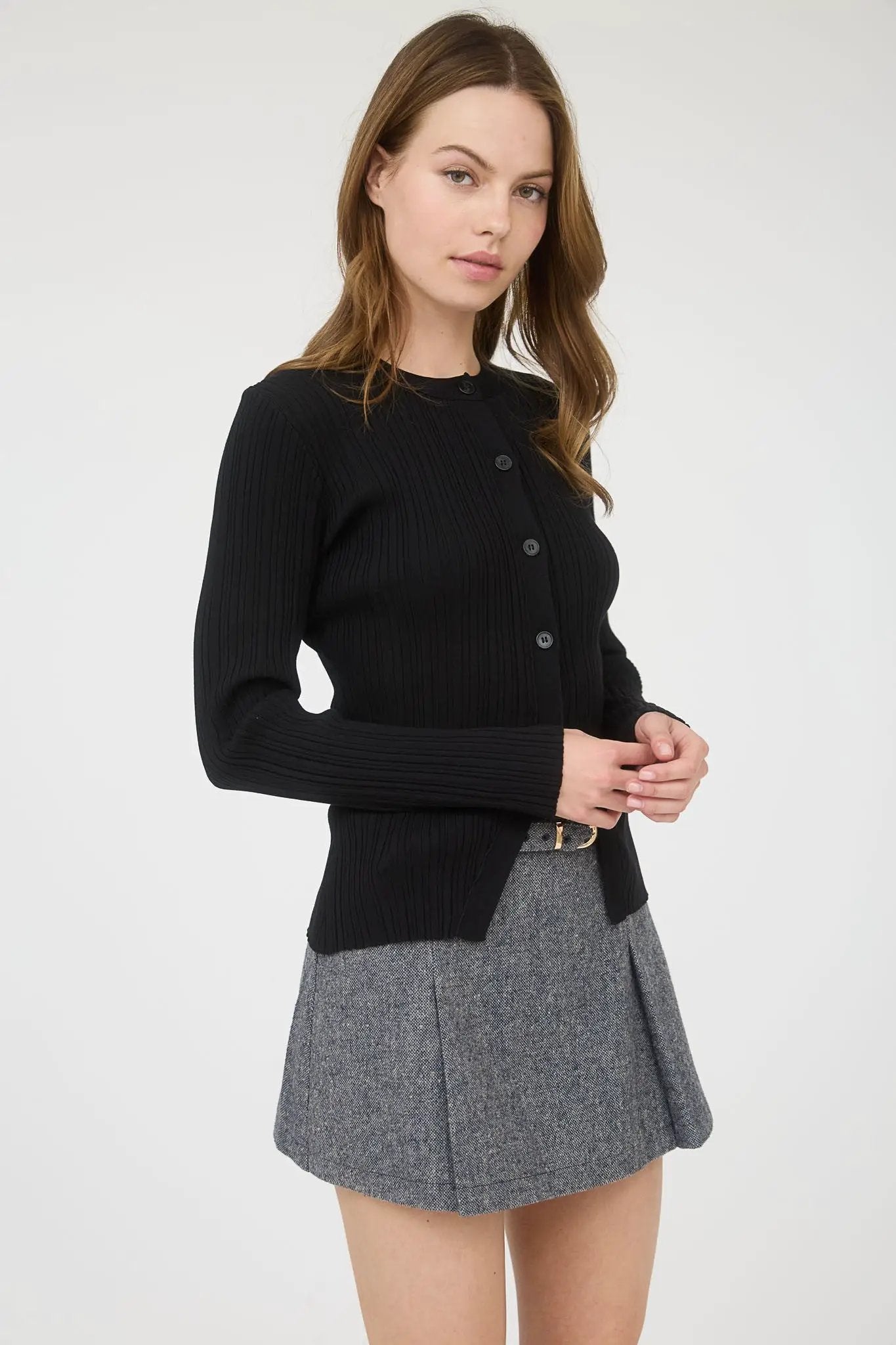 Falda Mini Plisada de Cintura Alta con Cinturón Gris by Blu Pepper