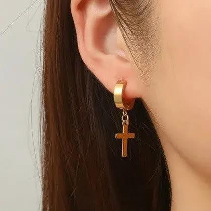 Pendientes Huggie de Aro con Colgante de Cruz en Acero Inoxidable 18K - Dorados y Resistentes al Agua by JOSSLYN by Wall to Wall