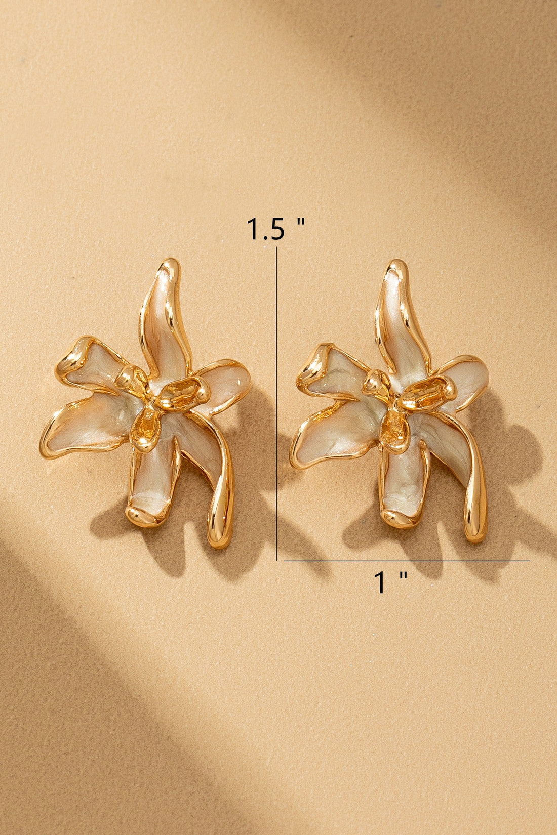 Pendientes de Botón con Flores Esmaltadas - Elegancia Artesanal