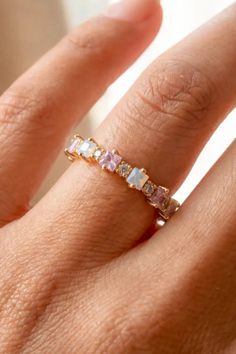 Anillo Cuadrado Chapado en Oro con Circonitas by Fame Accessories