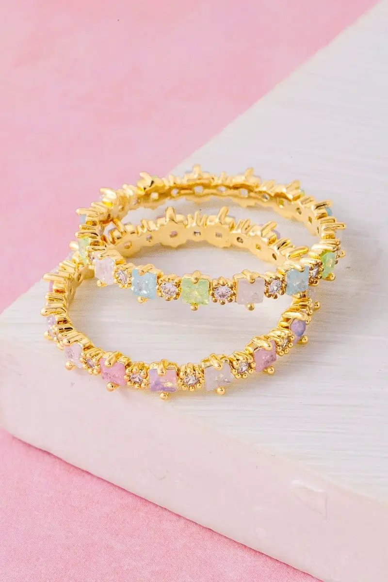 Anillo Cuadrado Chapado en Oro con Circonitas by Fame Accessories