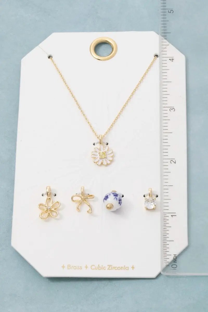 Collar con Colgante de Flores y Lazos con Circonitas by Fame Accessories