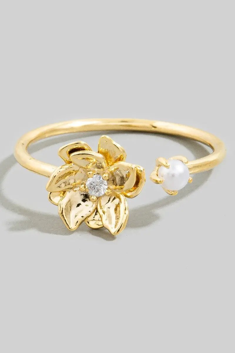 Anillo Abierto de Perla y Circonitas Florales by Fame Accessories