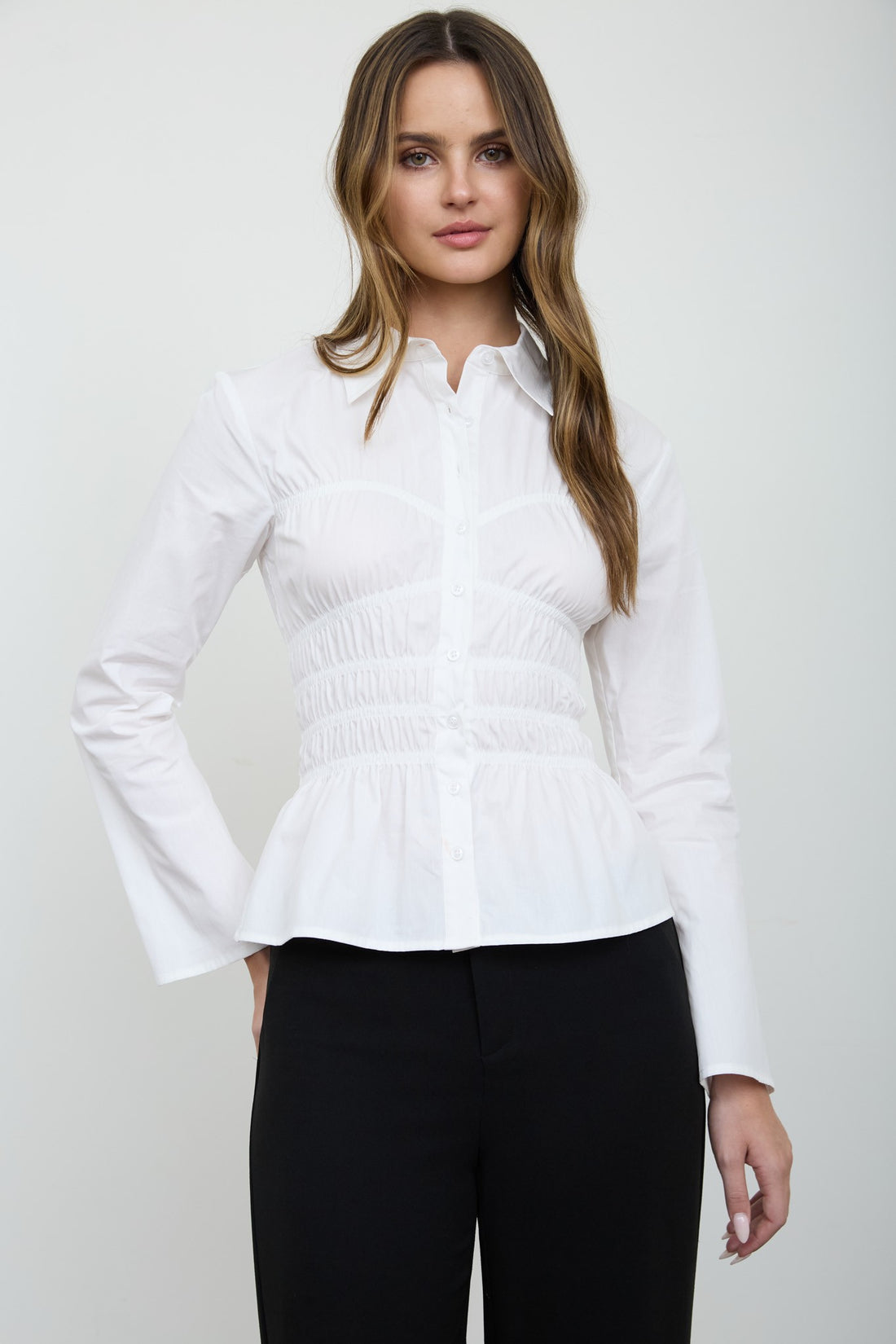 Blusa de Botones con Cuello y Mangas Fruncidas - Estilo Boutique